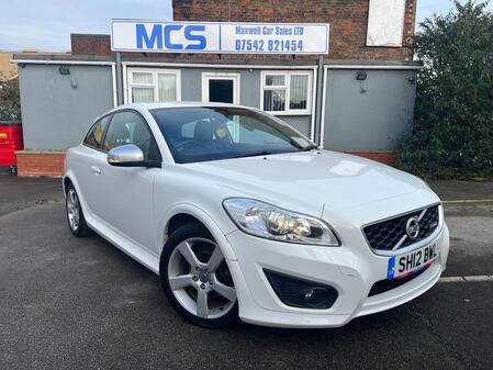 VOLVO C30 1.6 D2 R-Design 