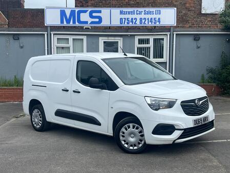 VAUXHALL COMBO 1.5 Turbo D 2300 Sportive