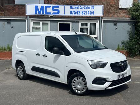 VAUXHALL COMBO 1.5 Turbo D 2300 Sportive