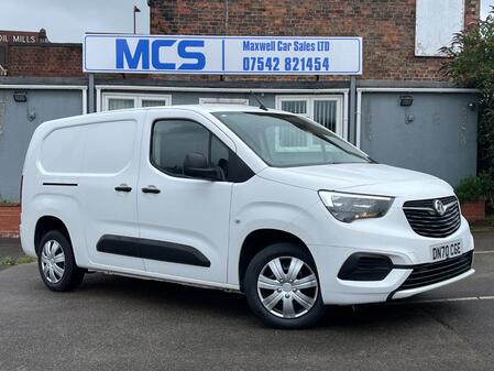 VAUXHALL COMBO 1.5 Turbo D 2300 Sportive